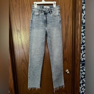 Hidden criss cross waist mom jeans!💕